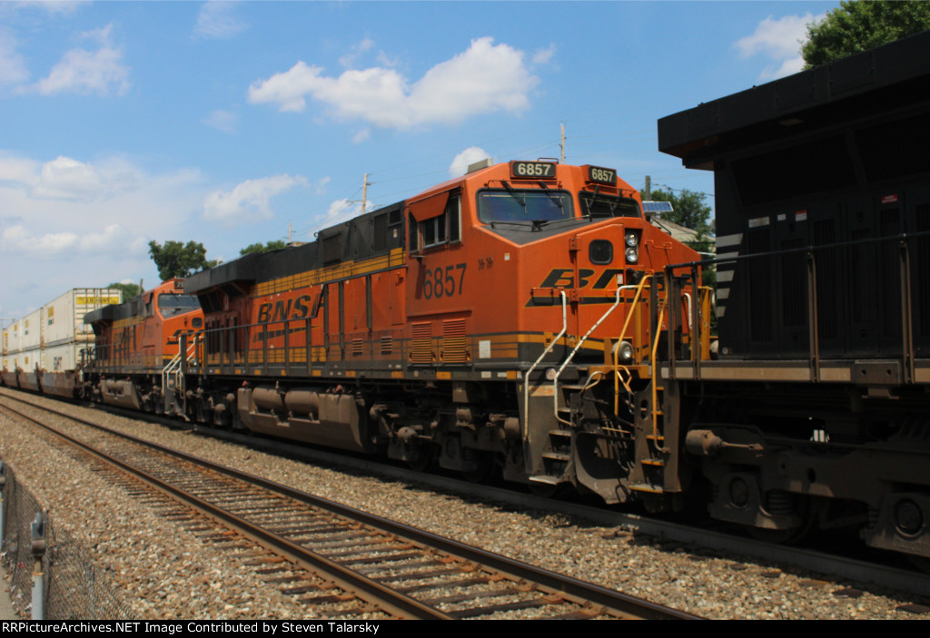 BNSF 6857